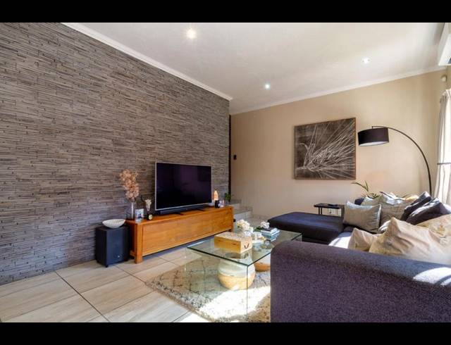 3 BEDROOM PROPERTY TO RENT IN NORTH RIDING